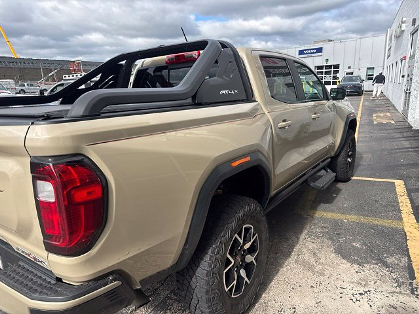 Used 2023 GMC Canyon AT4X AWD/4WD image 11