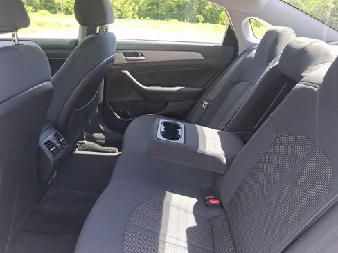 Used 2019 Hyundai Sonata SEL w/ Tech Package 02 FWD image 16