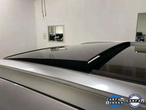 Used 2025 Volvo XC40 B5 Plus image 26