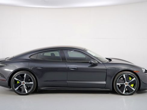 Used 2022 Porsche Taycan 4S image 57