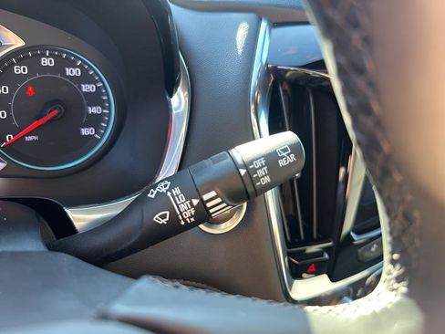 Used 2023 Chevrolet Traverse LT image 33