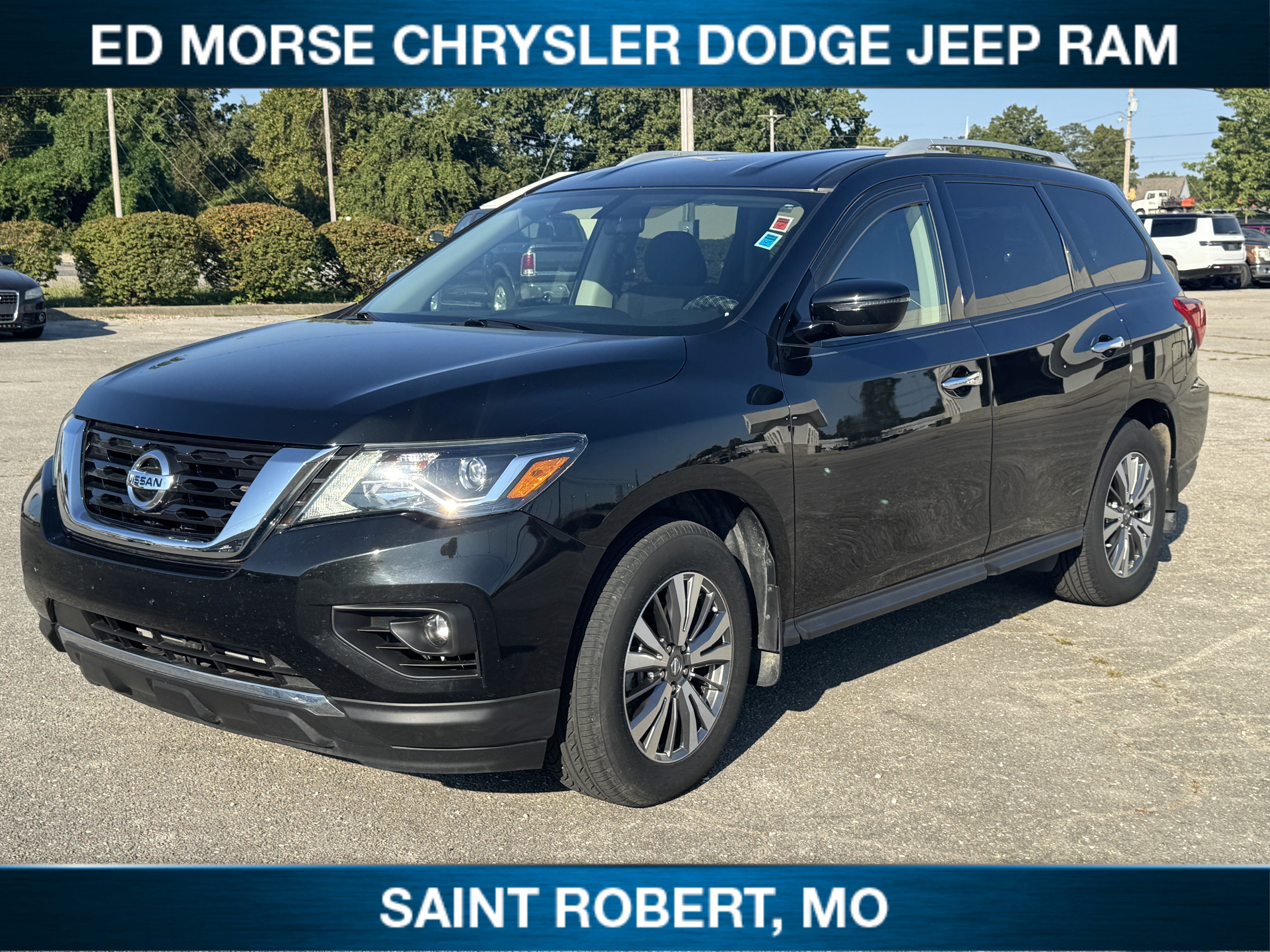 Used 2020 Nissan Pathfinder S AWD/4WD image 4