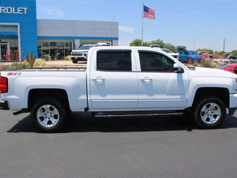 Used 2018 Chevrolet Silverado 1500 LT w/ All Star Edition AWD/4WD image 9