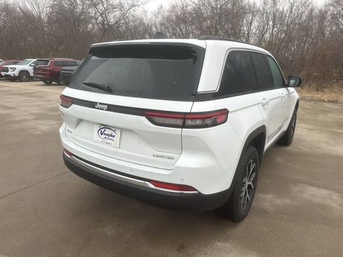 Used 2025 Jeep Grand Cherokee Limited image 7