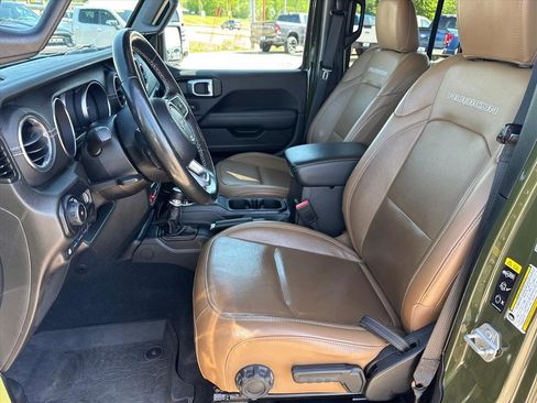 Used 2023 Jeep Wrangler Unlimited Rubicon 4xe w/ Cold Weather Group AWD/4WD image 8