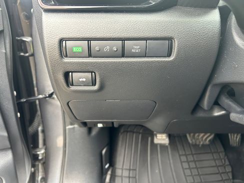 Used 2023 Nissan Sentra SV w/ Trunk Package image 24