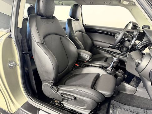 Used 2019 MINI Cooper S image 37