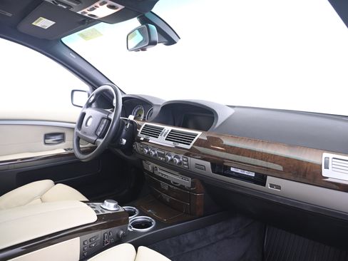 Used 2007 BMW 750Li RWD image 22