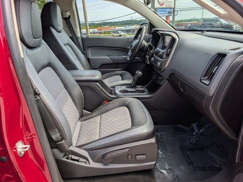 Used 2017 Chevrolet Colorado Z71 AWD/4WD image 12