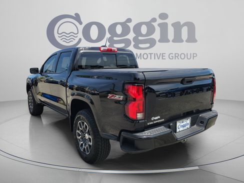 Used 2024 Chevrolet Colorado Z71 AWD/4WD image 2