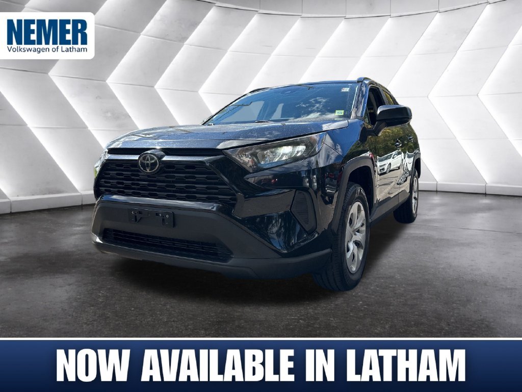 Used 2019 Toyota RAV4 LE AWD/4WD image 1