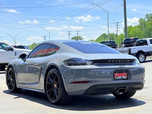 Used 2024 Porsche 718 Cayman RWD image 5