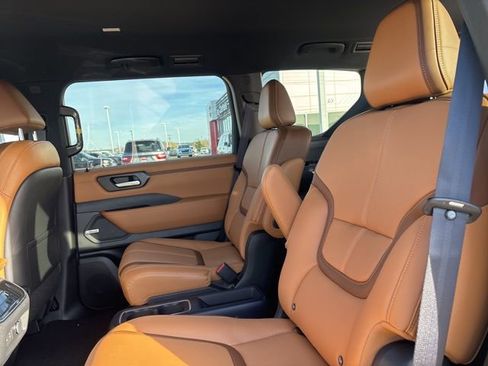 New 2026 Nissan Armada SL w/ Captain's Chari Seat Package image 18