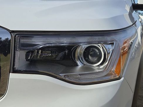 Used 2018 GMC Acadia SLT image 11