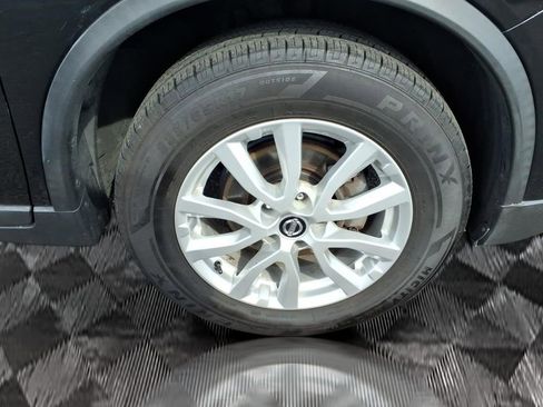 Used 2018 Nissan Rogue SV image 7