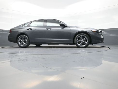 Certified 2023 Honda Accord EX image 27