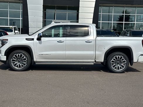 Used 2023 GMC Sierra 1500 Denali Ultimate AWD/4WD image 7