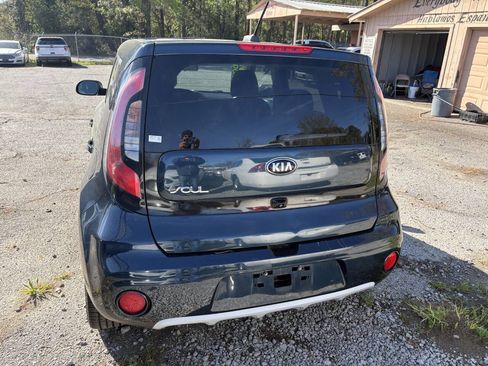 Used 2019 Kia Soul + FWD image 5
