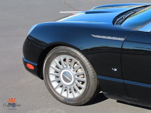 Used 2004 Ford Thunderbird image 13