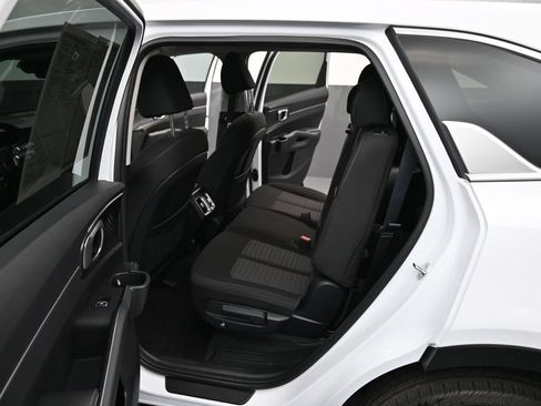 Used 2025 Kia Sorento LX FWD image 10
