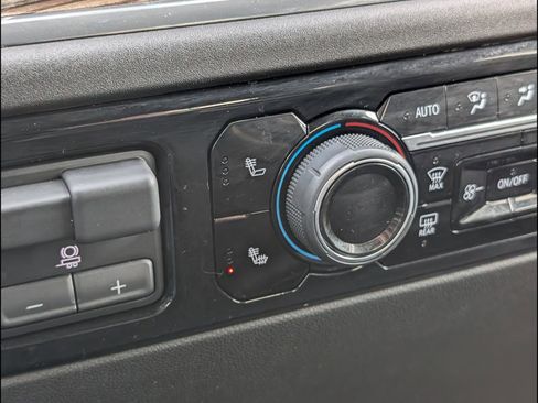 Used 2025 Chevrolet Silverado 2500 LT image 17