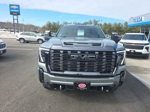Used 2024 GMC Sierra 3500 Denali Ultimate image 2
