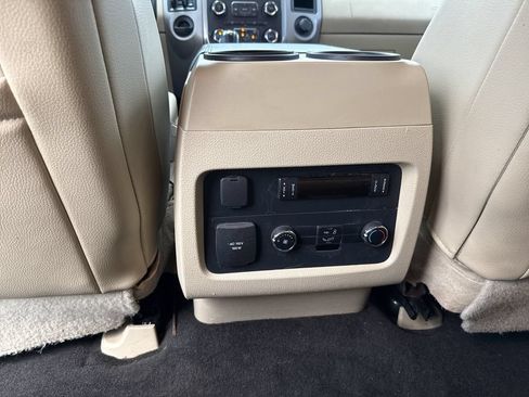 Used 2015 Ford Expedition XLT w/ Equipment Group 202A RWD image 24