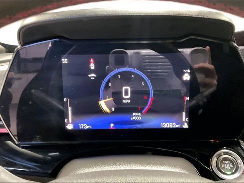 Used 2025 Chevrolet Trax RS w/ Sunroof Package image 26