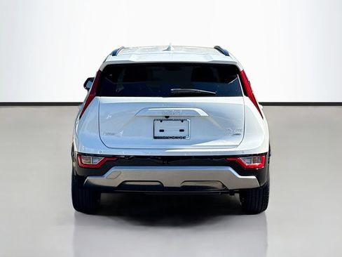 Used 2023 Kia Niro EX Touring FWD image 6
