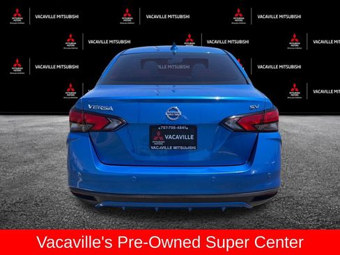 Used 2021 Nissan Versa SV FWD image 4