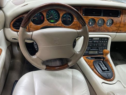 Used 2003 Jaguar XK8 Convertible image 26