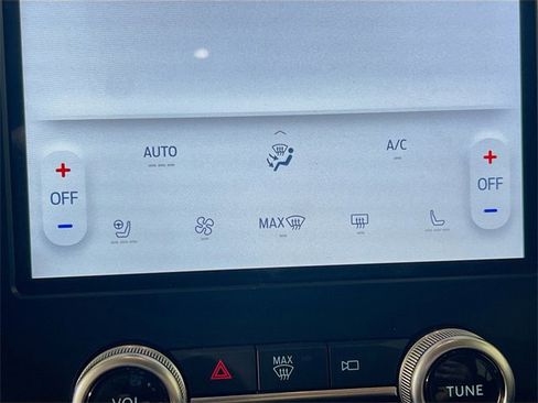 Used 2024 Ford Edge Titanium image 15