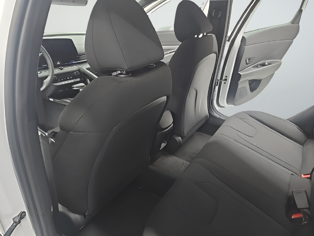 New 2026 Hyundai Elantra SEL FWD image 12