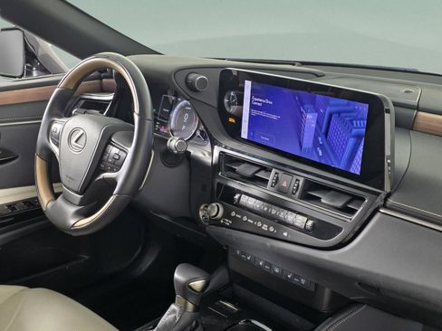 Used 2025 Lexus ES 300h w/ Technology Package image 27