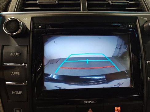 Used 2017 Toyota Camry XLE image 23