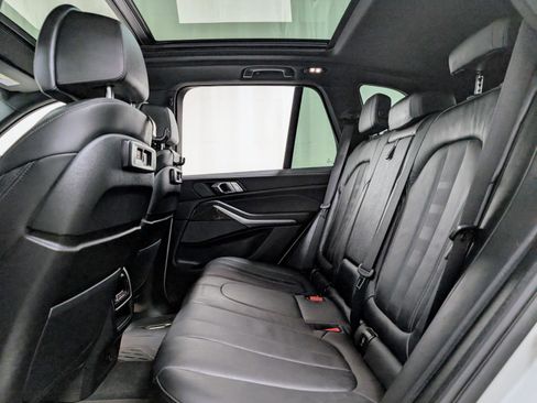 Used 2022 BMW X5 M50i w/ Premium Package image 19