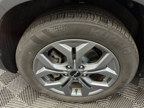 Certified 2024 Kia Seltos S image 35