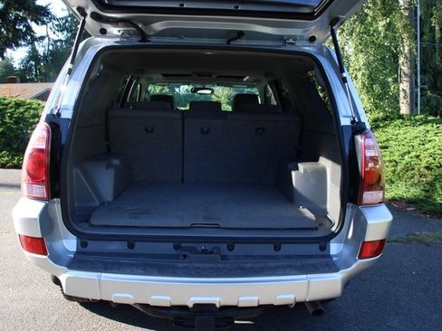 Used 2005 Toyota 4Runner SR5 AWD/4WD image 17