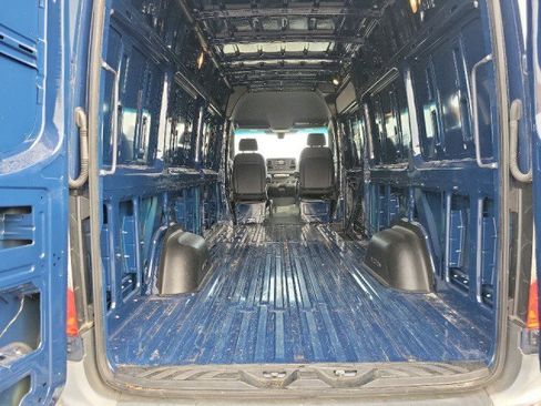 Used 2021 Mercedes-Benz Sprinter 2500 image 7