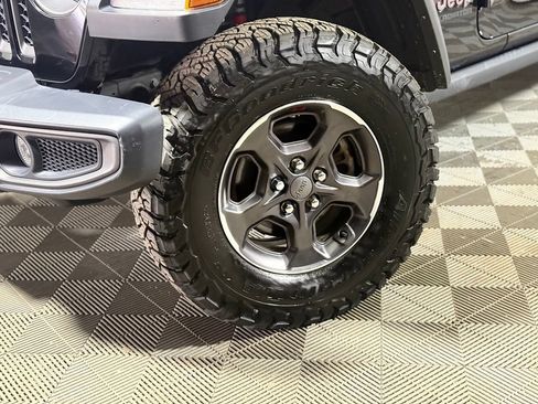 Used 2021 Jeep Gladiator Rubicon w/ Trailer Tow Package AWD/4WD image 2