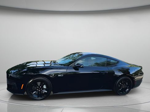 Used 2025 Ford Mustang GT RWD image 15