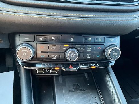 Used 2022 Dodge Durango R/T w/ Quick Order Package 22F AWD/4WD image 21