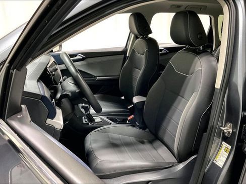 Used 2024 Volkswagen Taos SE image 25