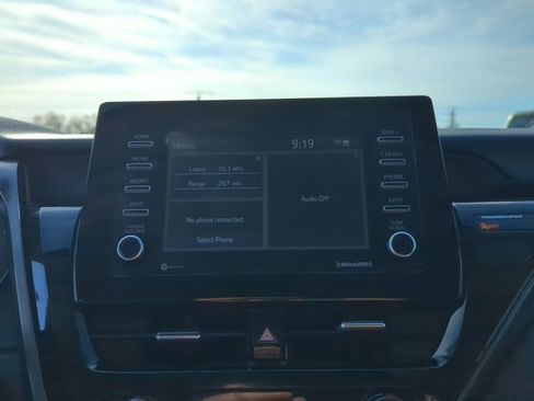 Used 2024 Toyota Camry SE image 16