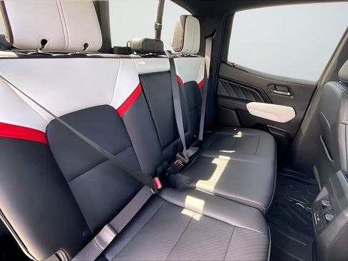 Used 2024 GMC Canyon AT4X AWD/4WD image 19
