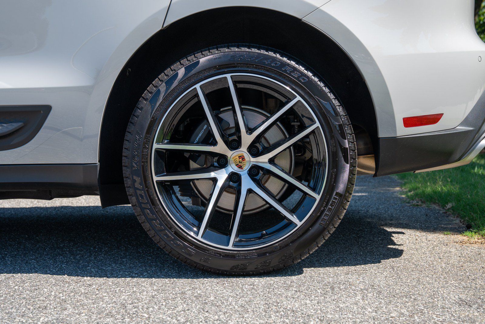 Certified 2026 Porsche Macan AWD/4WD image 12
