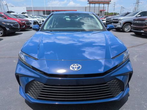 Certified 2025 Toyota Camry LE w/ Convenience Package FWD image 8