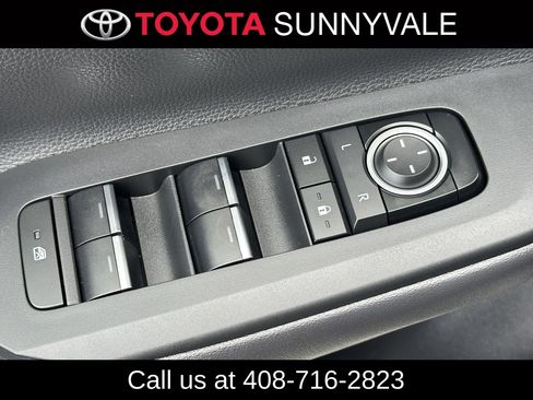 Used 2024 Toyota Prius Prime Premium FWD image 15