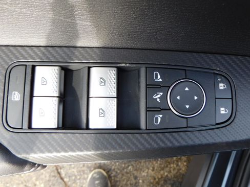 New 2026 Mitsubishi Outlander SE image 13