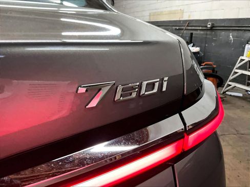 Certified 2025 BMW 760i xDrive AWD/4WD image 10